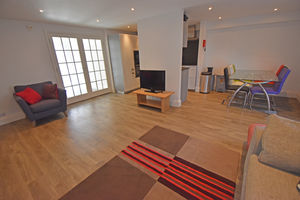 Lounge/Diner- click for photo gallery